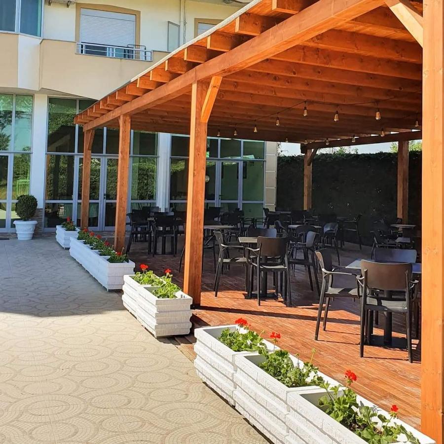 Risus Hotel Голем Экстерьер фото