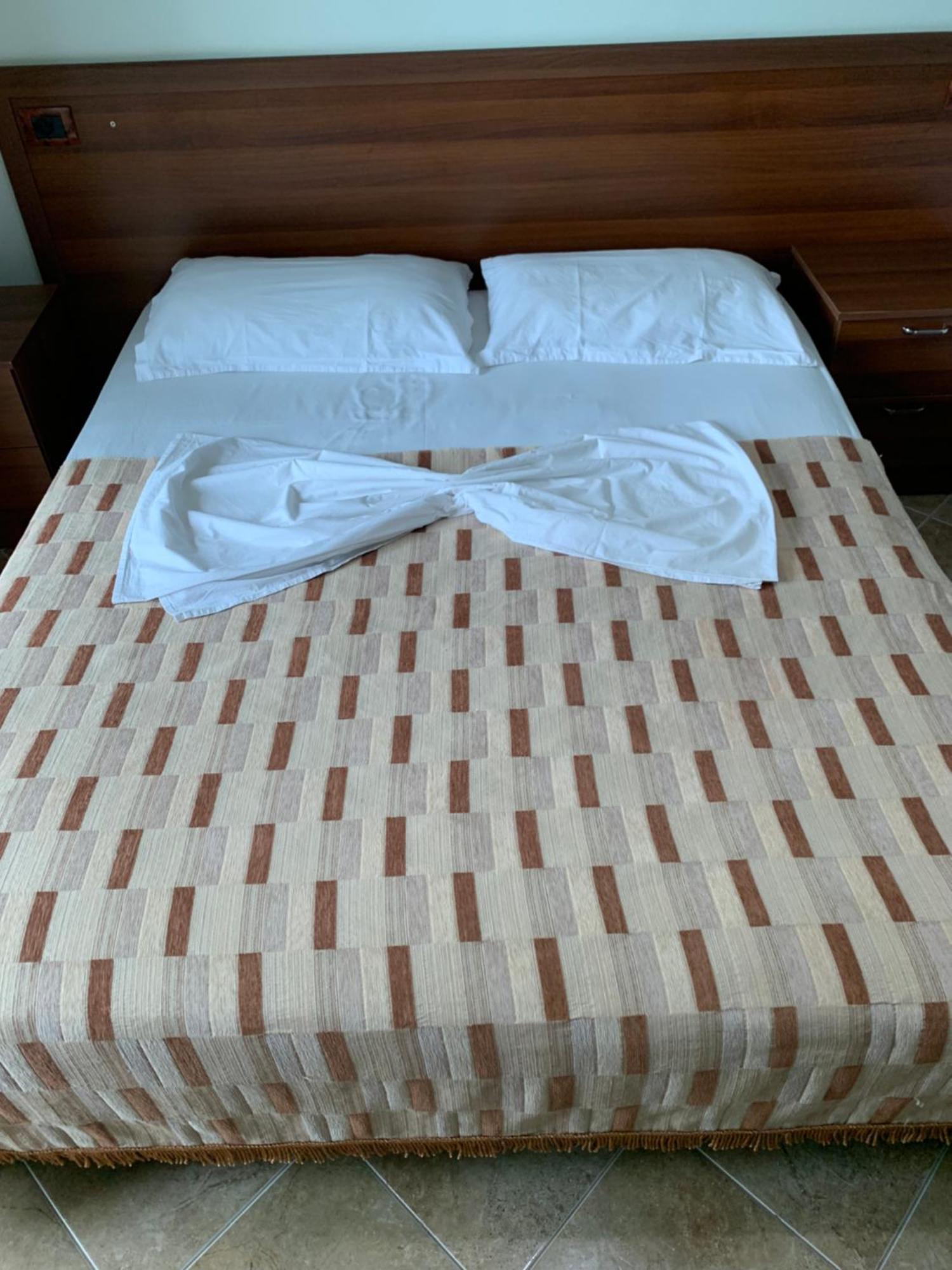 Risus Hotel Голем Экстерьер фото